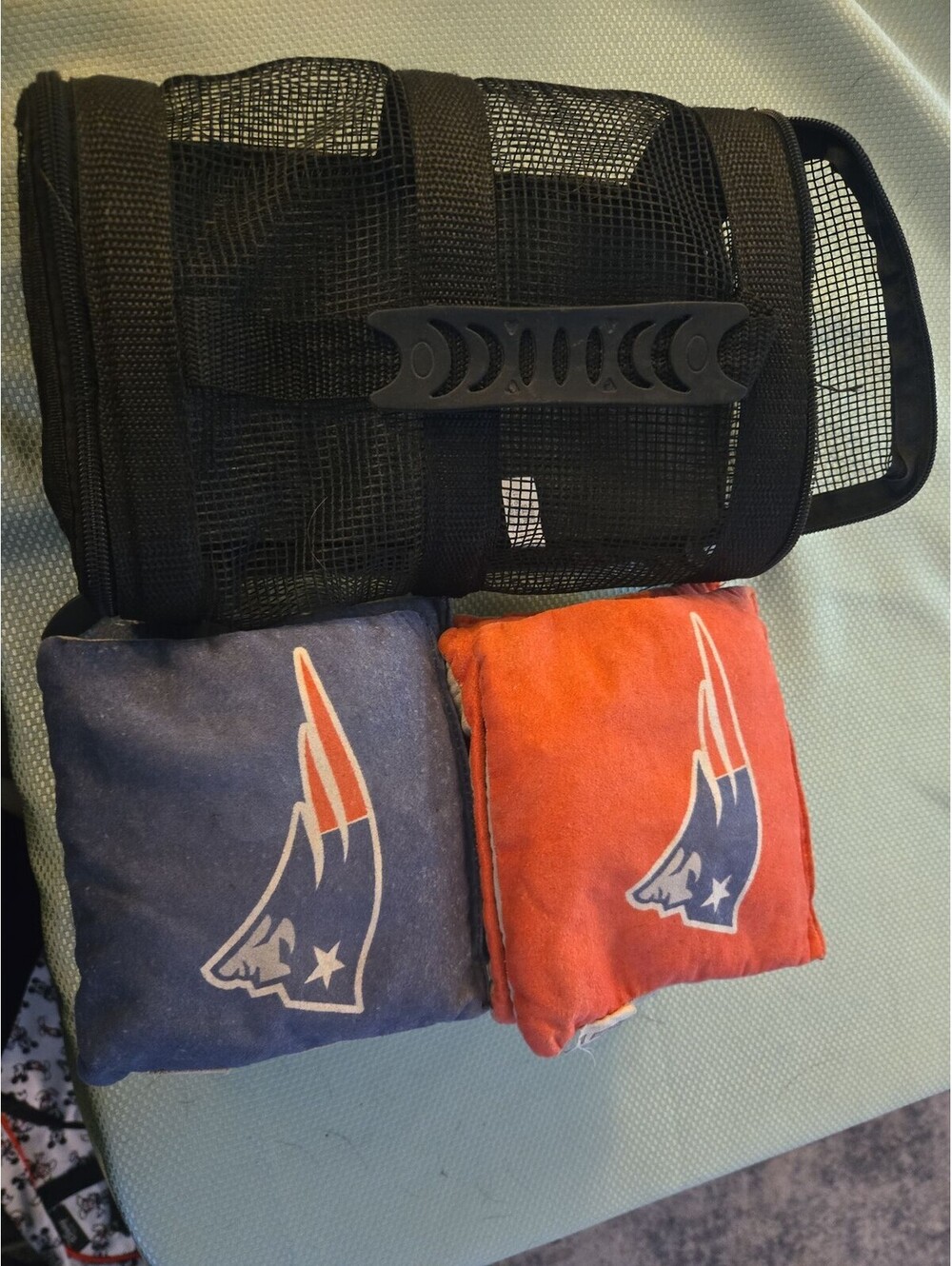 New England Patriots NFL Cornhole Bean Bag Set with Mesh Carry Case - Picture 4 of 6